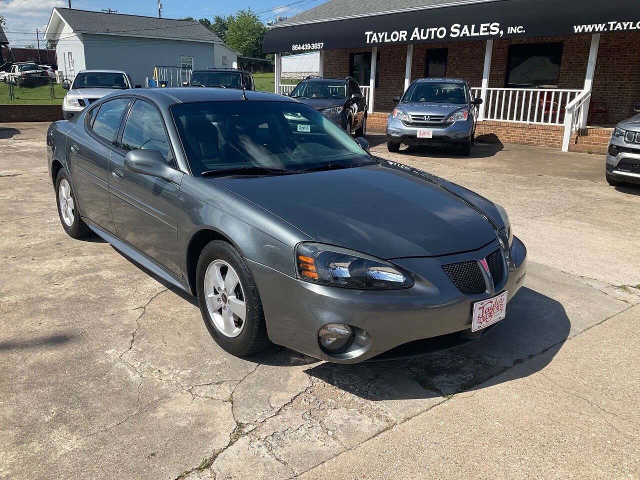 Used 2005 Pontiac Grand Prix GT w/ Leather Trim Package FWD image 1
