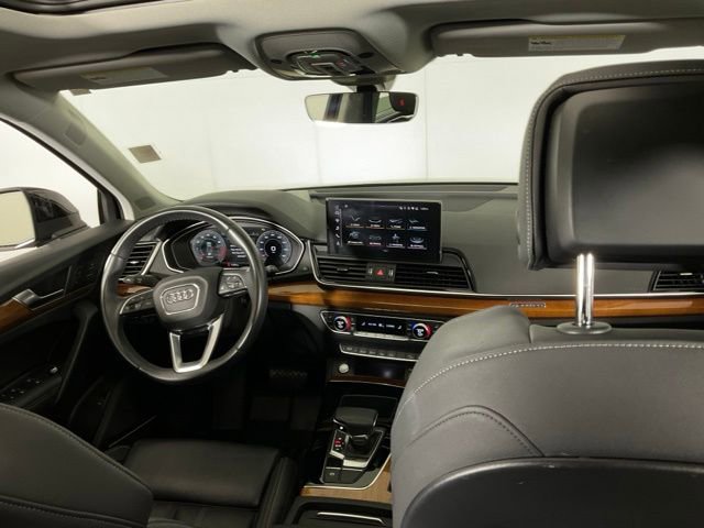 Used 2021 Audi Q5 Prestige w/ Prestige Package AWD/4WD image 16