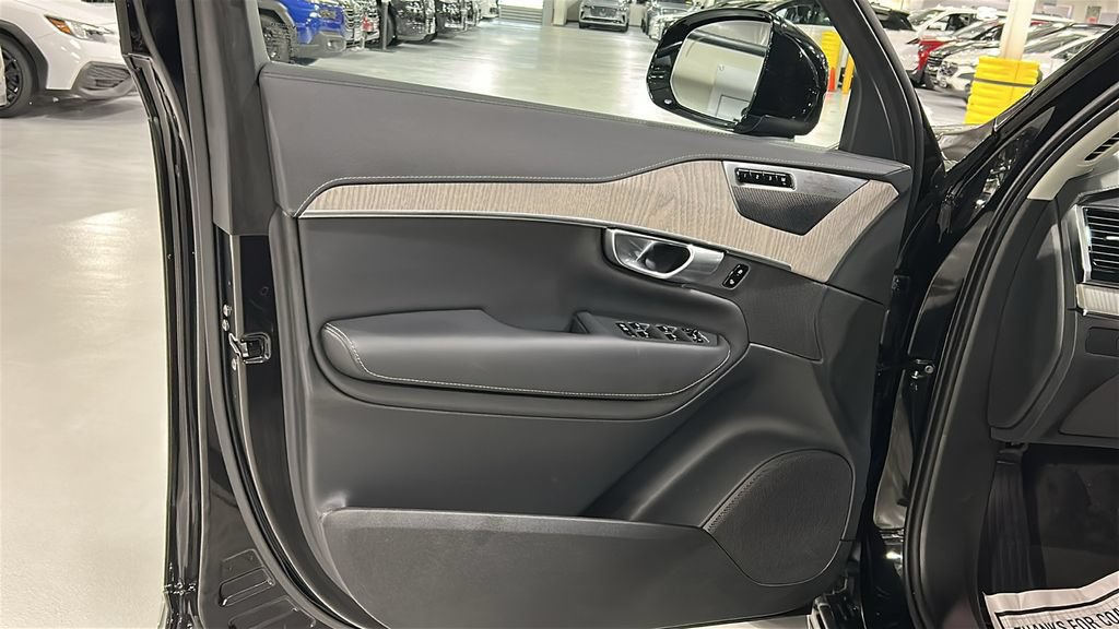 Certified 2023 Volvo XC90 B6 Ultimate w/ Protection Package Premier AWD/4WD image 9