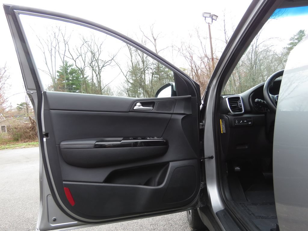 Used 2021 Kia Sportage EX AWD/4WD image 9