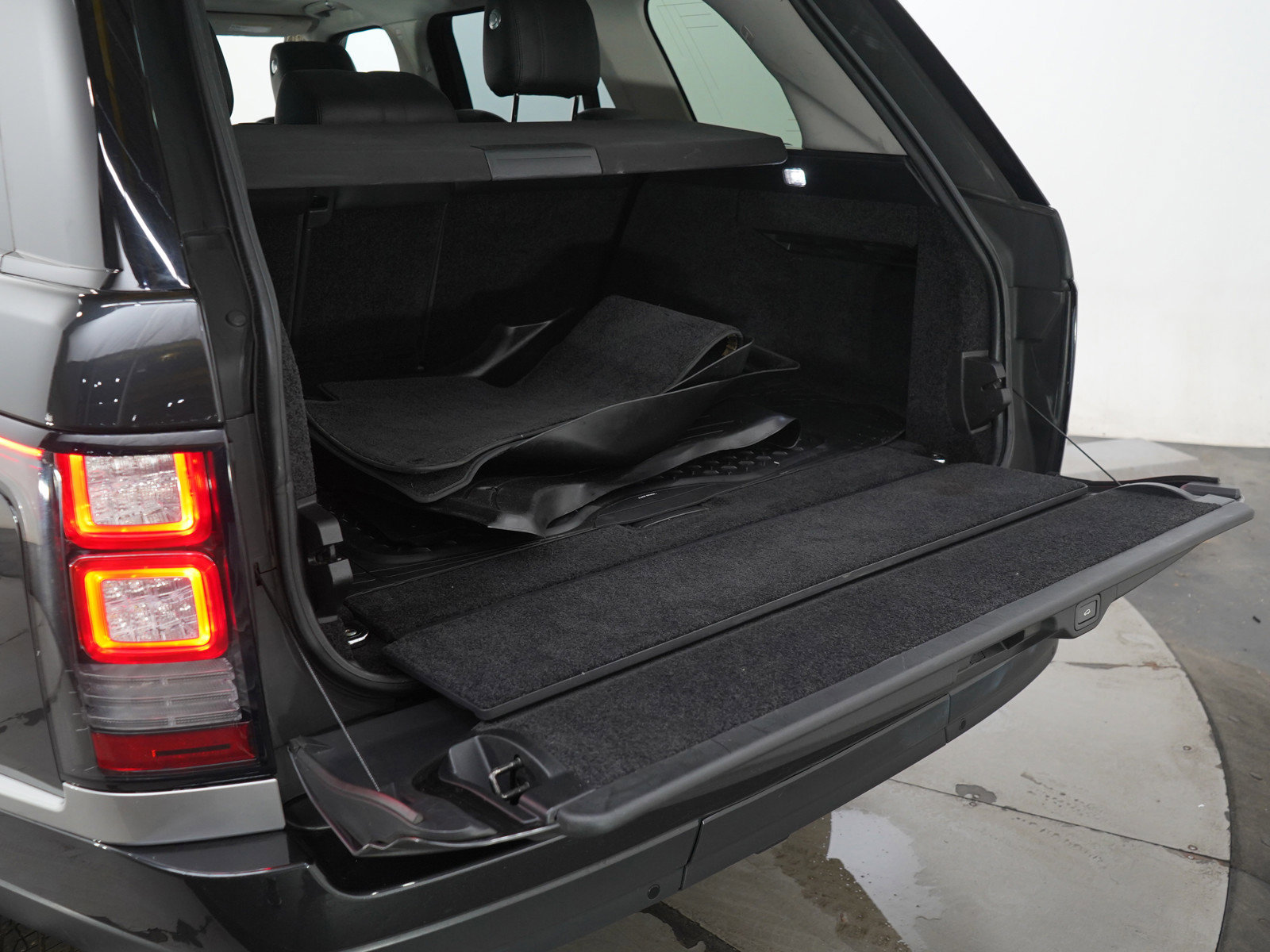 Used 2013 Land Rover Range Rover HSE AWD/4WD image 13