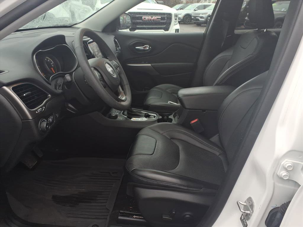 Used 2022 Jeep Cherokee Limited w/ Mopar Interior Package AWD/4WD image 9