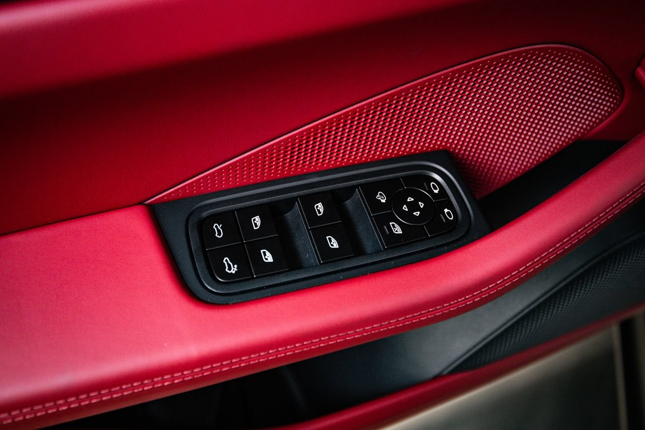 New 2026 Porsche Macan Electric RWD image 22