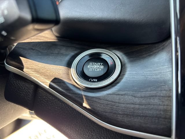 Used 2022 Jeep Grand Cherokee Limited AWD/4WD image 18