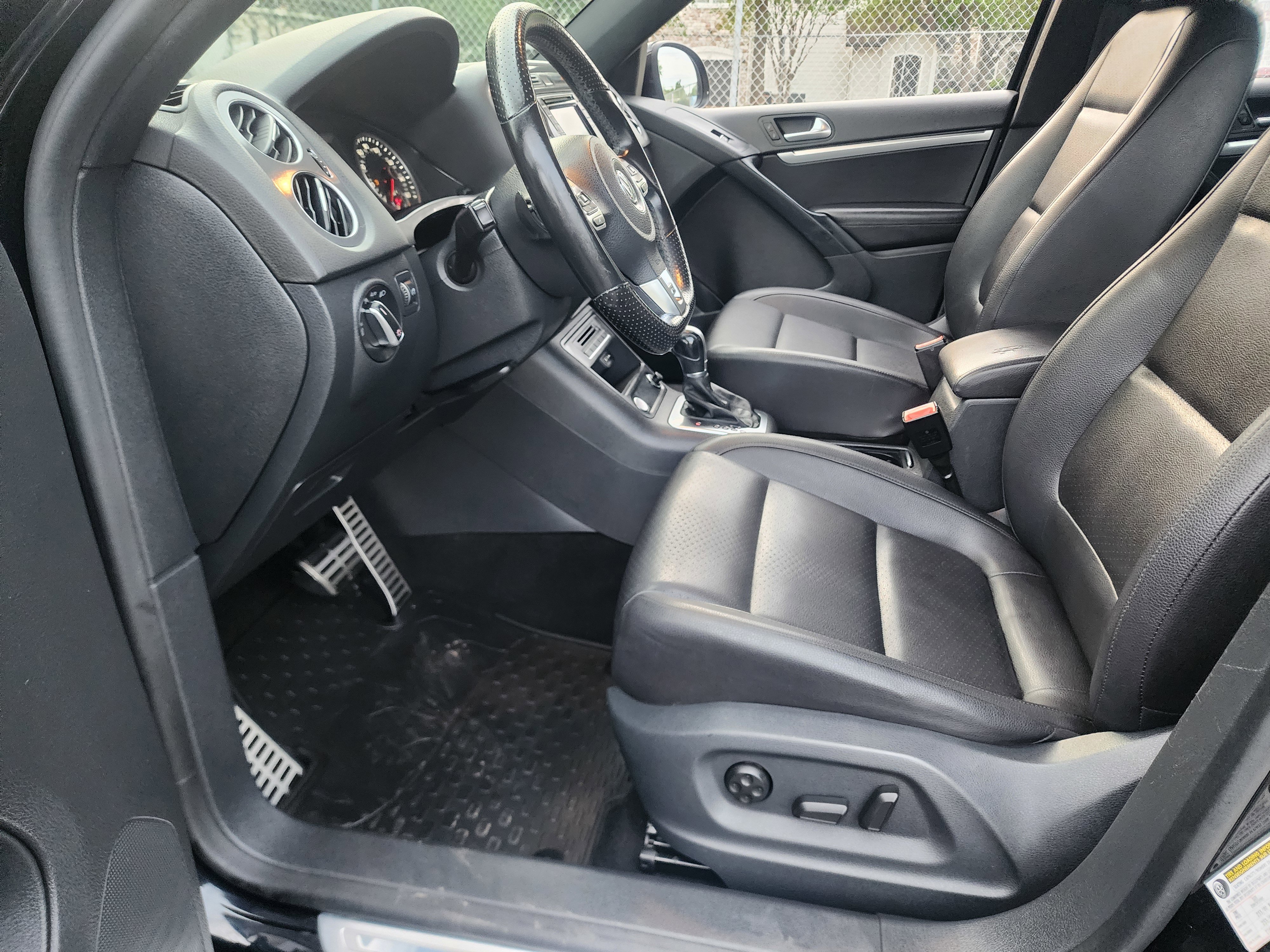 Used 2016 Volkswagen Tiguan R-Line FWD image 24