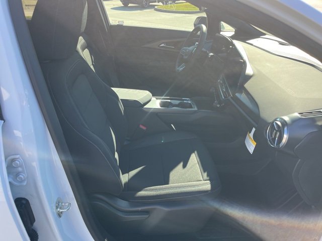 New 2026 Chevrolet Equinox EV LT image 35