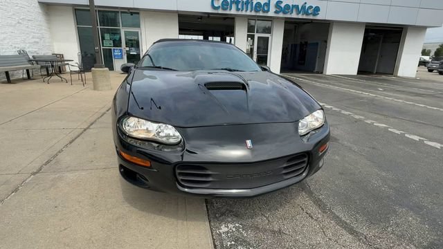 Used 2001 Chevrolet Camaro Z28 w/ SS Performance/Appearance Pkg RWD image 3