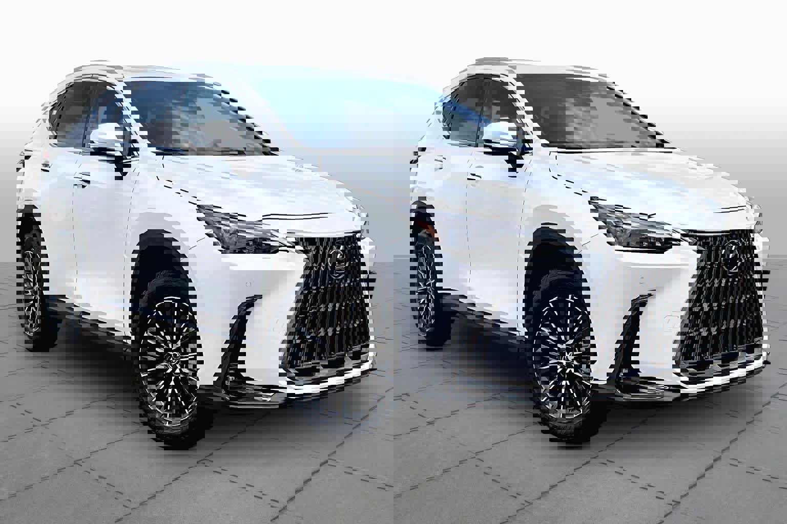 Used 2025 Lexus NX 250 FWD w/ Accessory Package (Z1) image 3