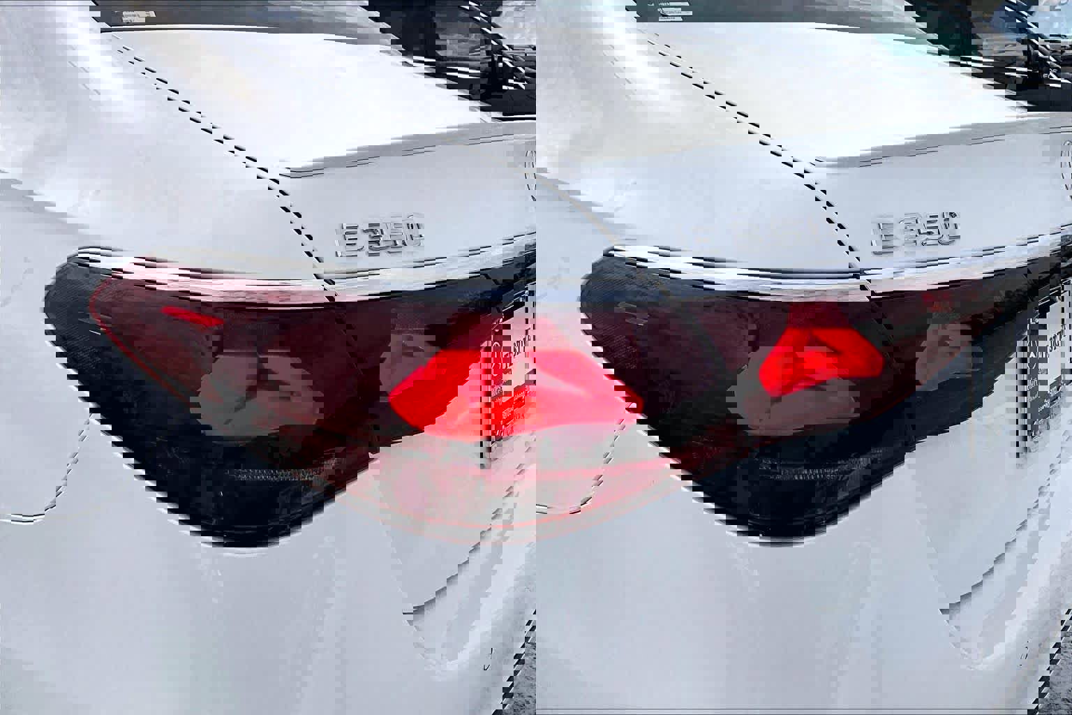 Used 2025 Mercedes-Benz E 350 4MATIC Sedan image 30