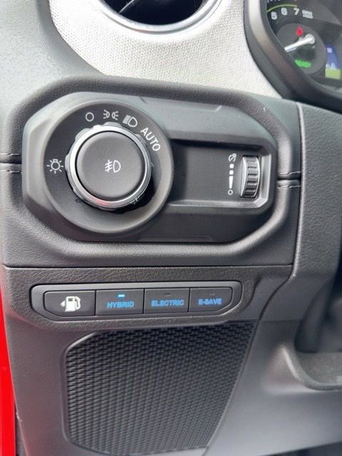 Used 2025 Jeep Wrangler Sahara 4xe image 9