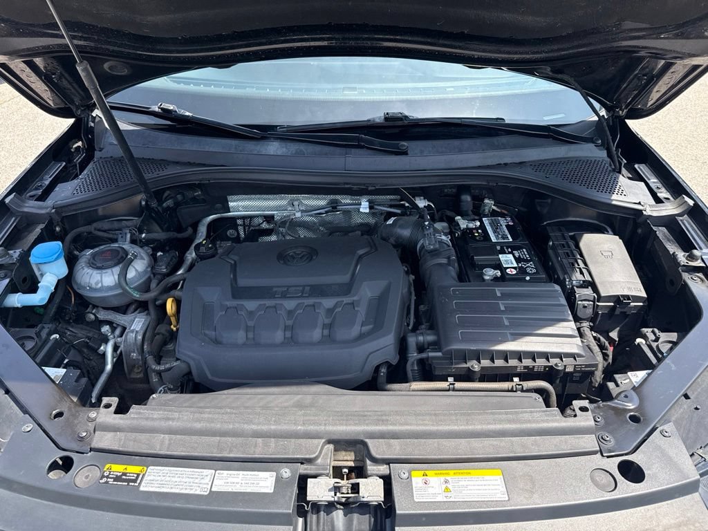 Used 2022 Volkswagen Tiguan SE w/ Panoramic Sunroof Package AWD/4WD image 32