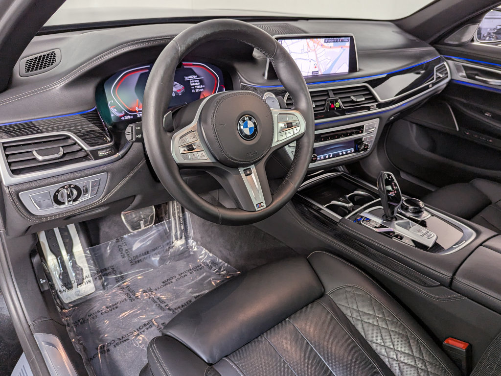 Used 2020 BMW 750i xDrive w/ Executive Package AWD/4WD image 18