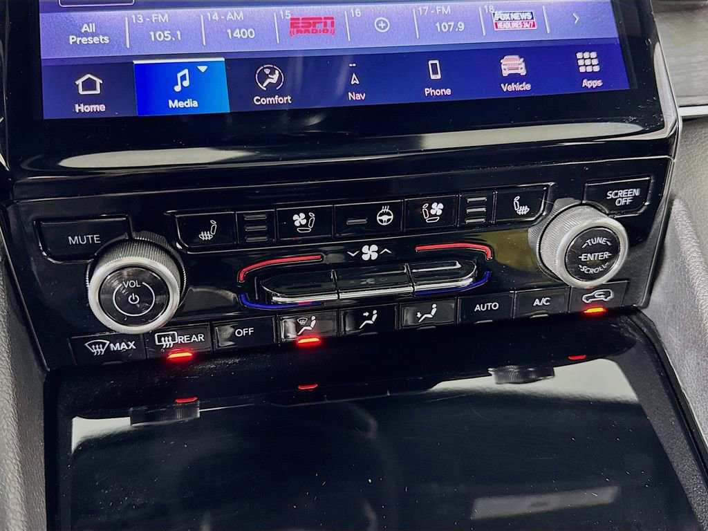 Used 2022 Jeep Grand Cherokee Overland w/ MOPAR Finishing Package image 38