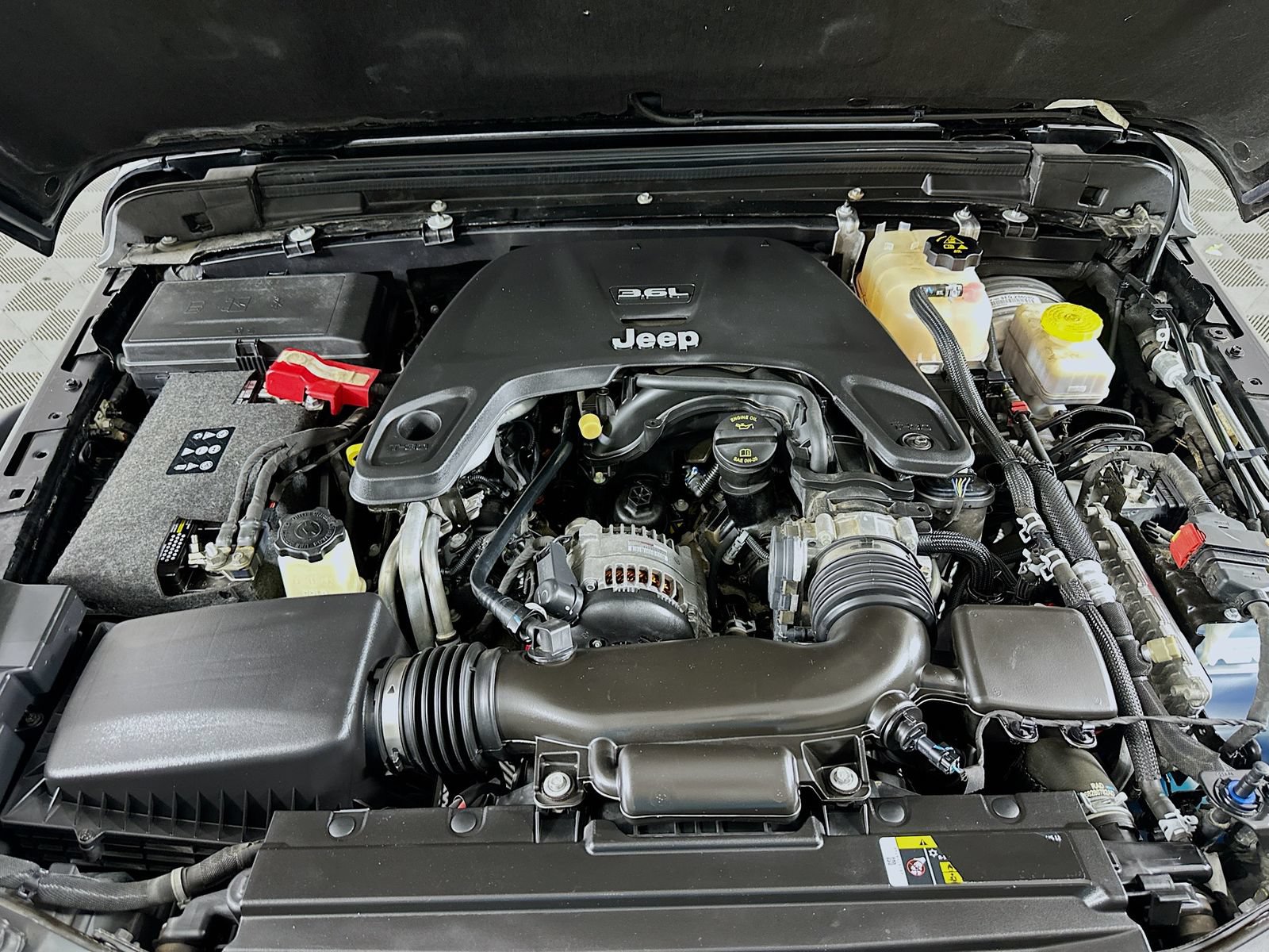 Used 2018 Jeep Wrangler Unlimited Rubicon AWD/4WD image 29