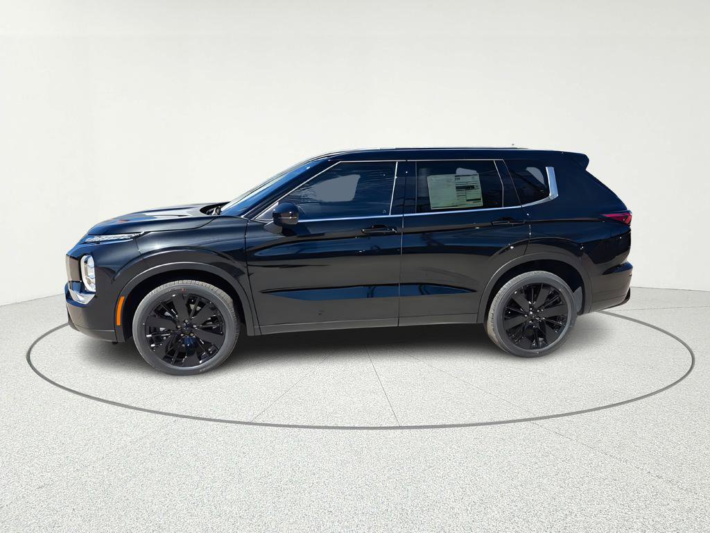 New 2026 Mitsubishi Outlander LE FWD image 3
