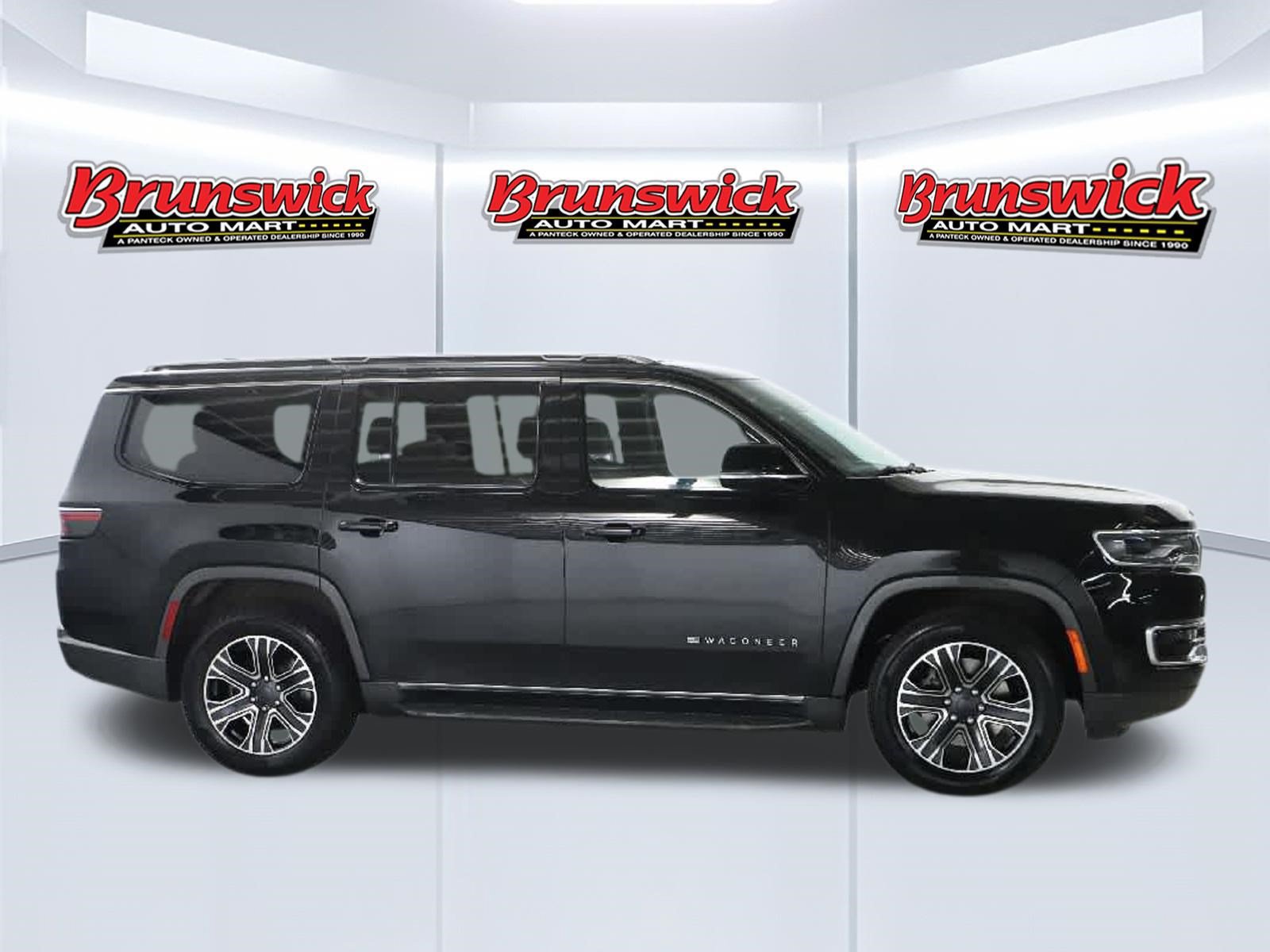 Used 2022 Jeep Wagoneer Series III AWD/4WD image 11