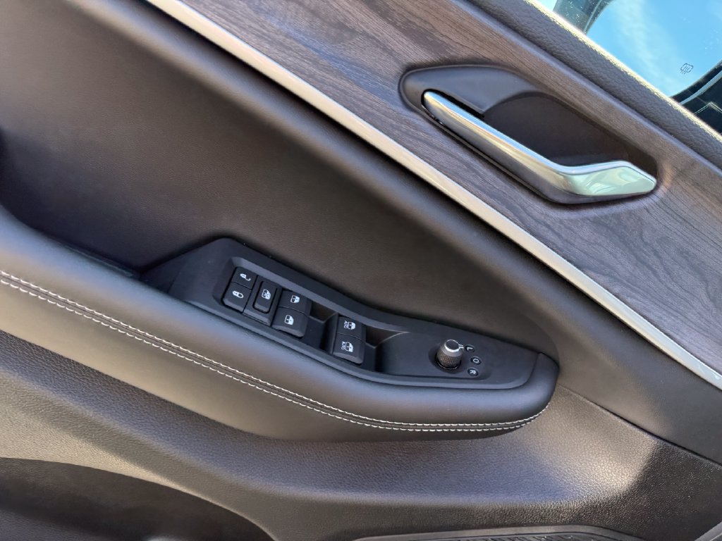 New 2027 Jeep Grand Cherokee Altitude RWD image 6