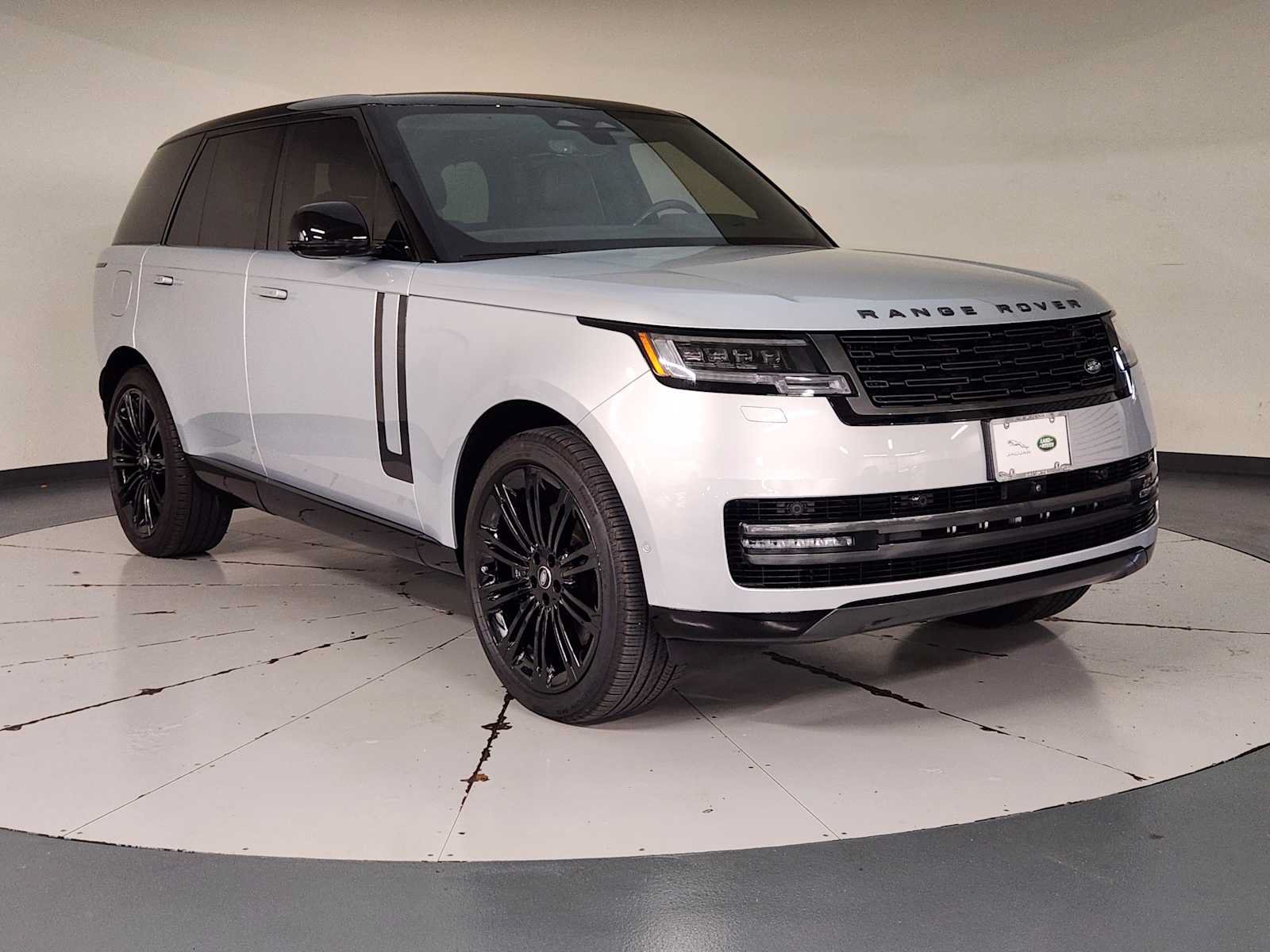 Used 2025 Land Rover Range Rover SE AWD/4WD image 7