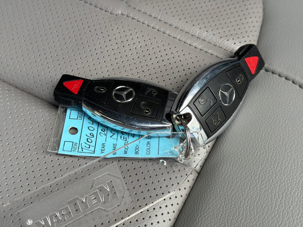 Used 2011 Mercedes-Benz E 350 4MATIC Sedan image 33