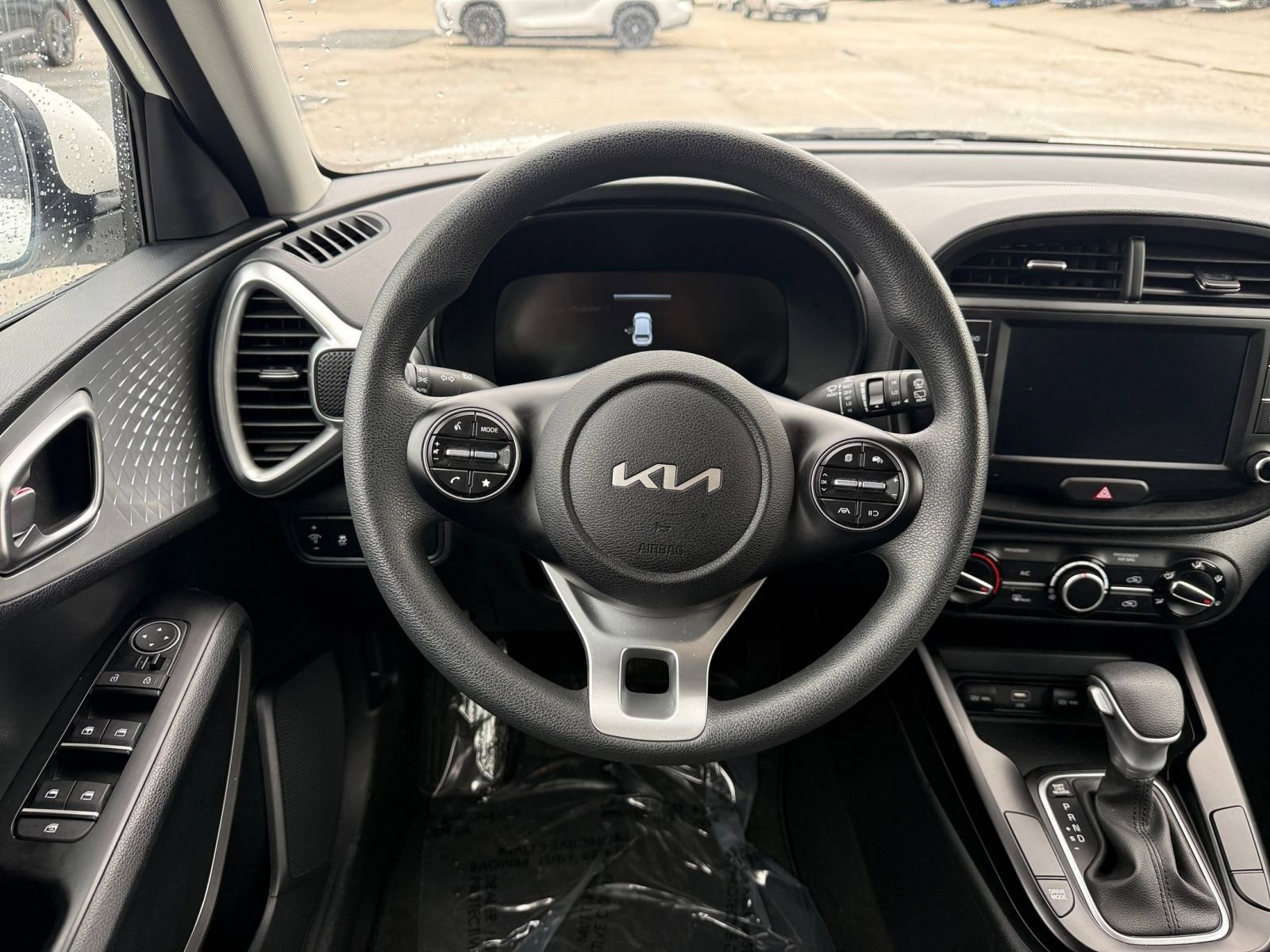 Used 2025 Kia Soul LX w/ LX Technology Package image 28