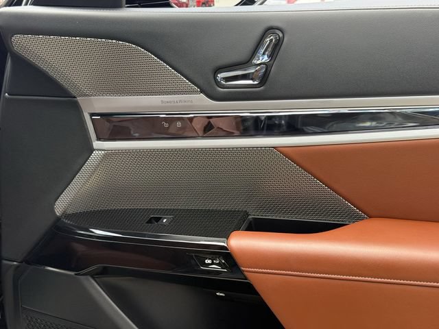 Used 2023 BMW 760i xDrive AWD/4WD image 28