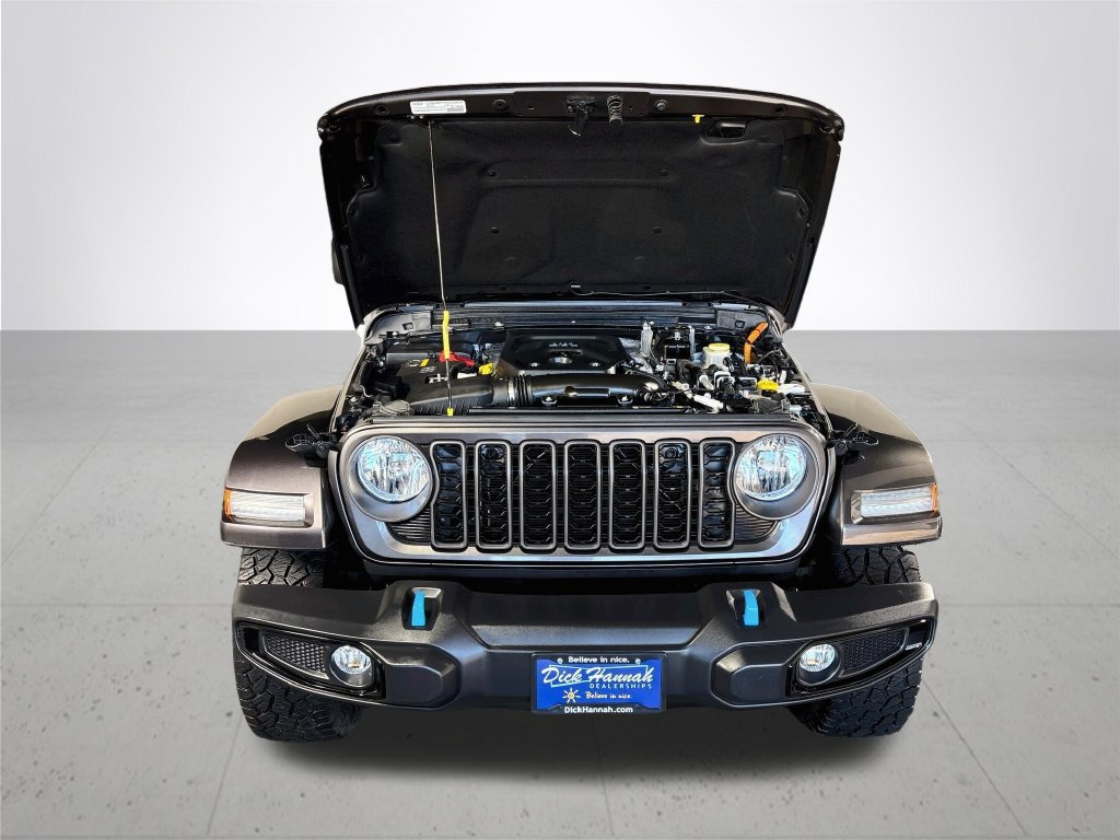 Certified 2024 Jeep Wrangler Unlimited w/ Convenience Group AWD/4WD image 22