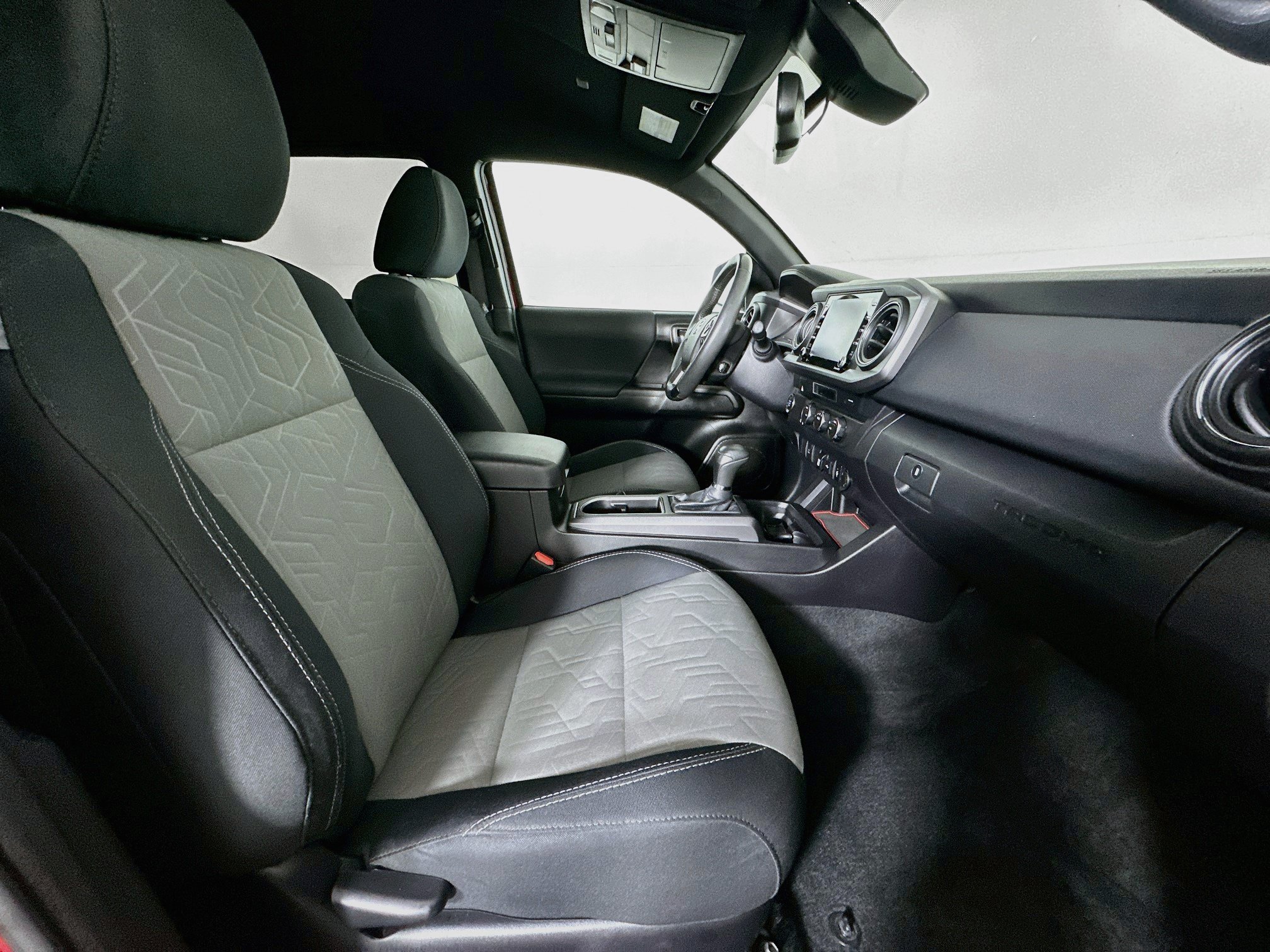 Used 2021 Toyota Tacoma TRD Sport RWD image 29