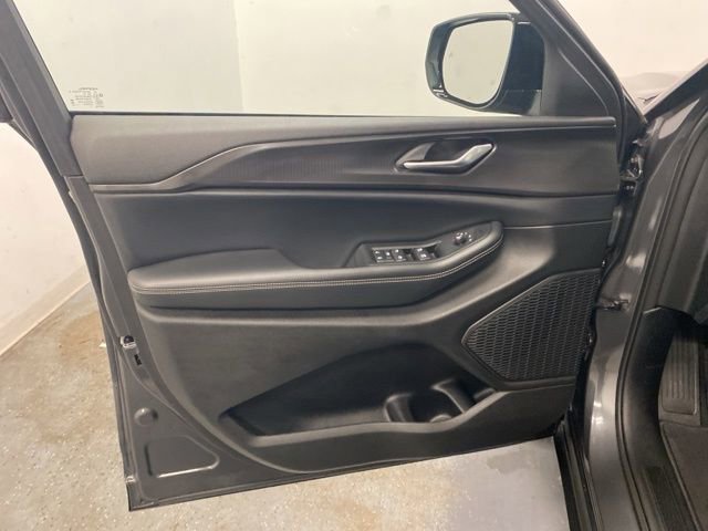 Used 2023 Jeep Grand Cherokee Altitude image 21