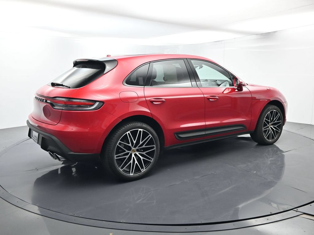Certified 2025 Porsche Macan AWD/4WD image 14