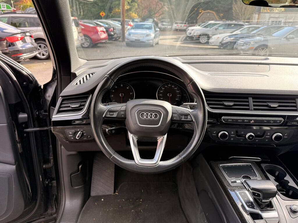 Used 2019 Audi Q7 3.0T Premium w/ Convenience Package AWD/4WD image 17