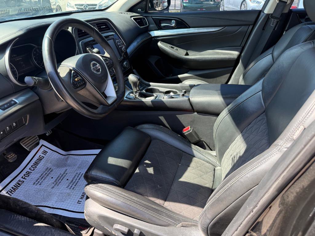 Used 2017 Nissan Maxima SR w/ Midnight Edition FWD image 9
