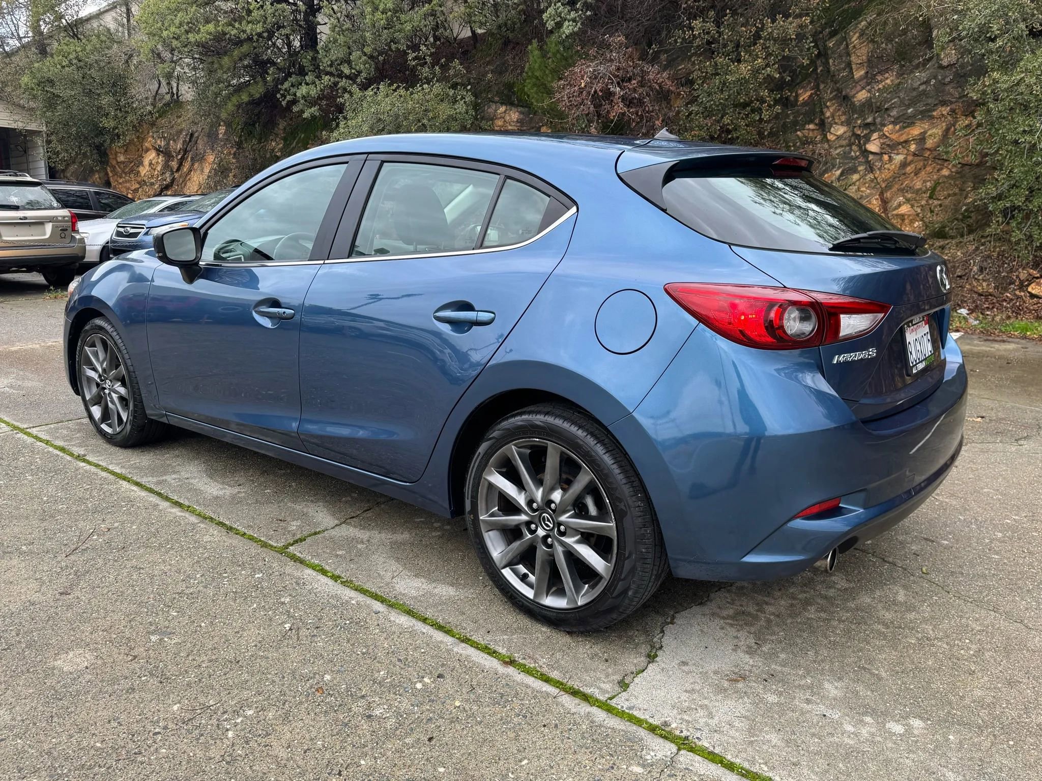 Used 2018 MAZDA MAZDA3 Touring image 3