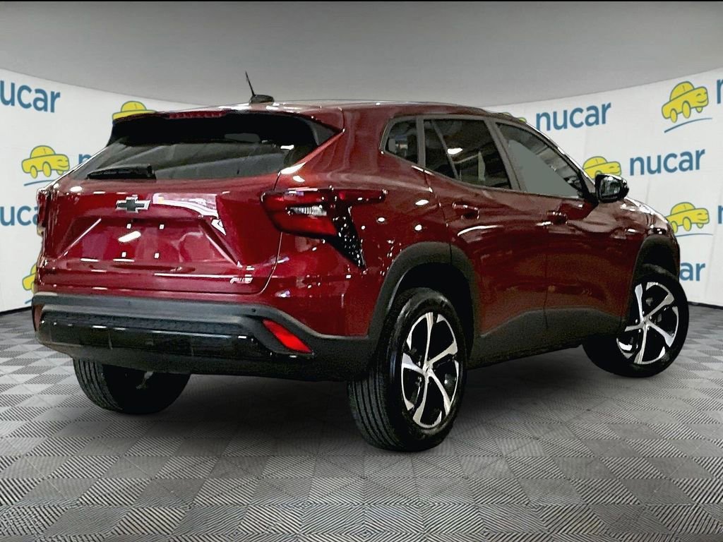 Used 2024 Chevrolet Trax RS w/ Driver Confidence Package FWD image 6