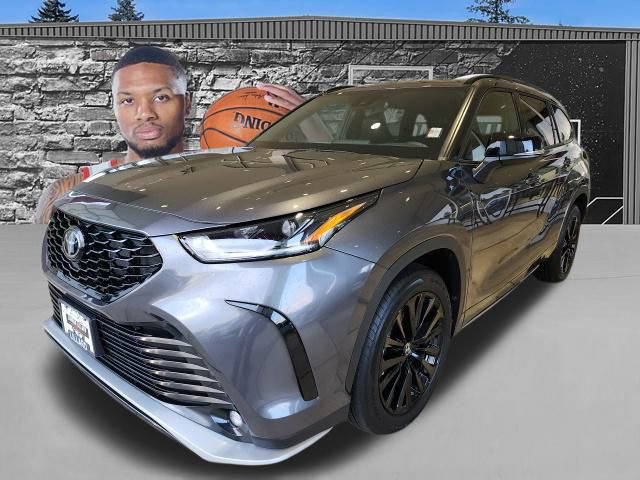 Used 2025 Toyota Highlander XSE image 1