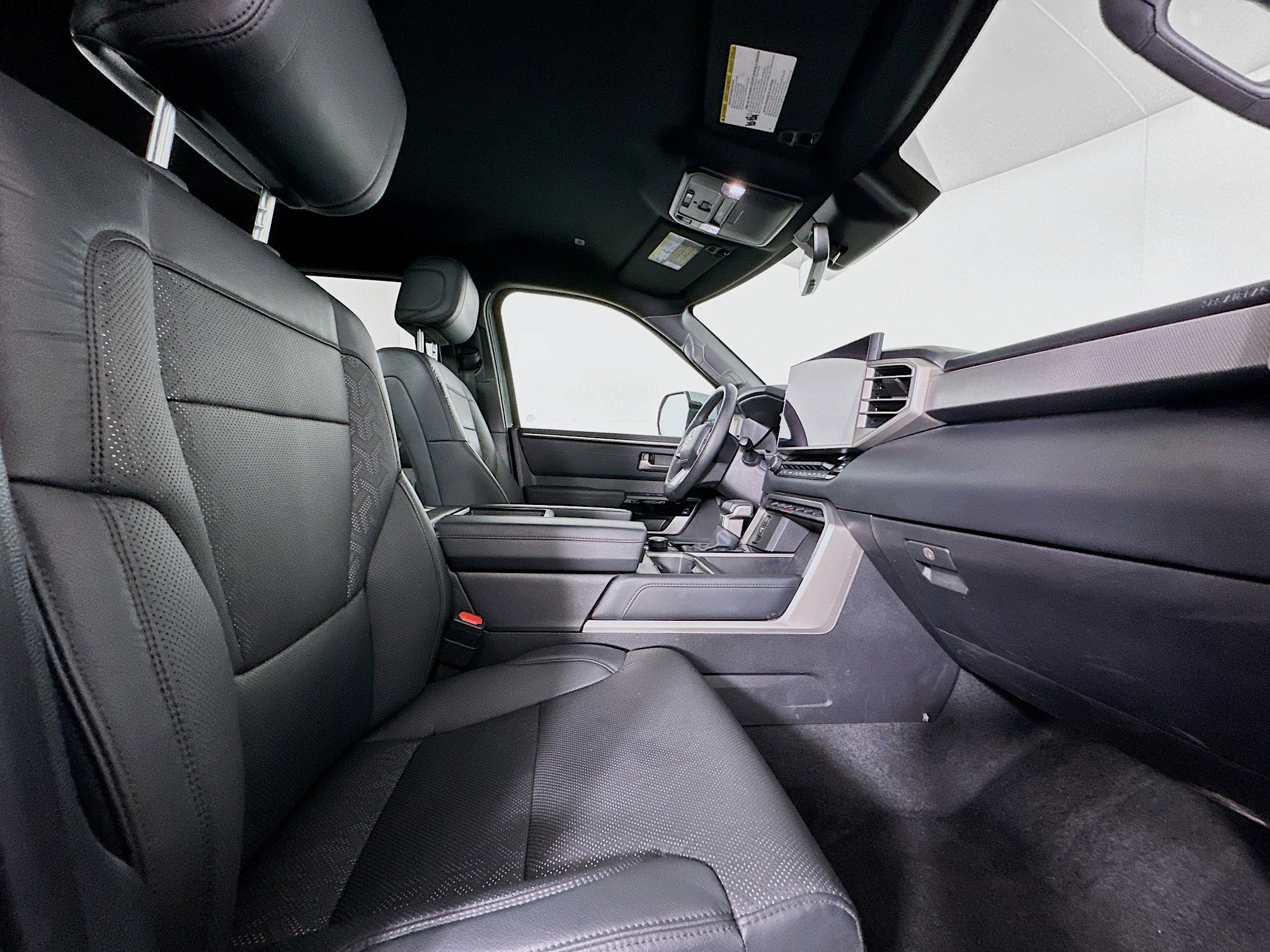 Used 2025 Toyota Tundra Limited image 30