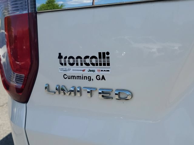 Used 2018 Ford Explorer Limited w/ Equipment Group 301A FWD image 8