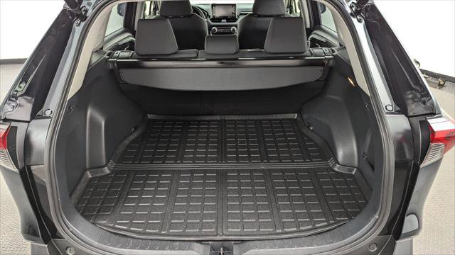 Used 2019 Toyota RAV4 XLE w/ Convenience Package image 18