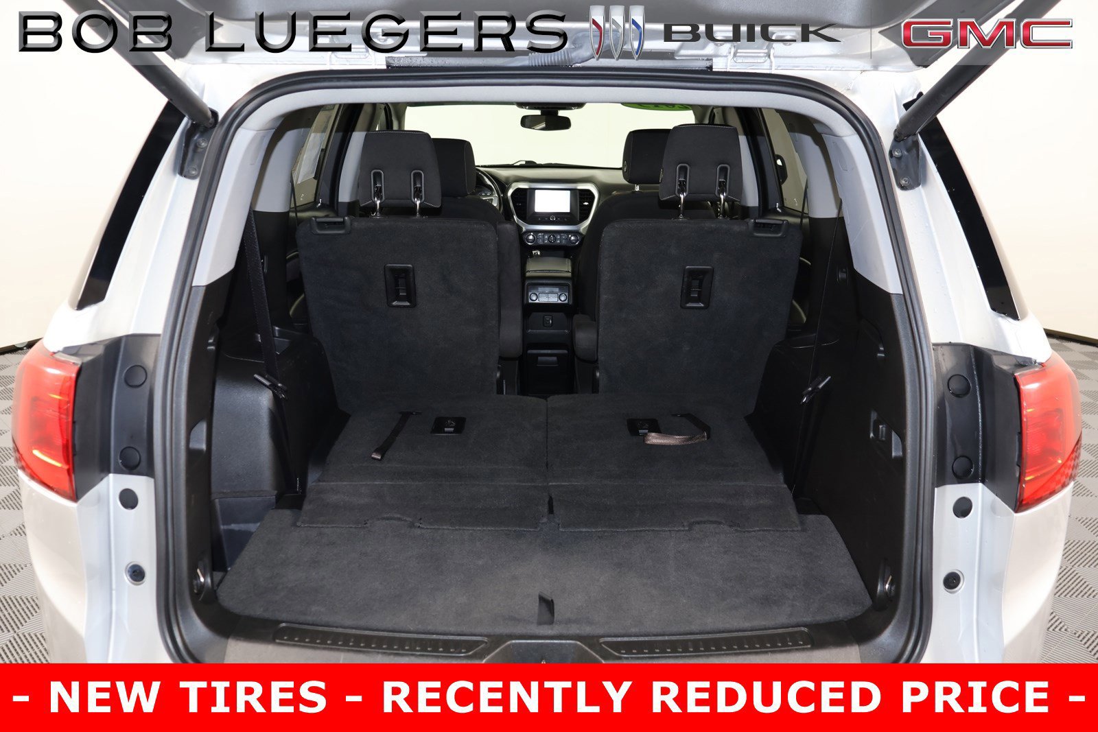 Used 2019 GMC Acadia SLE image 9