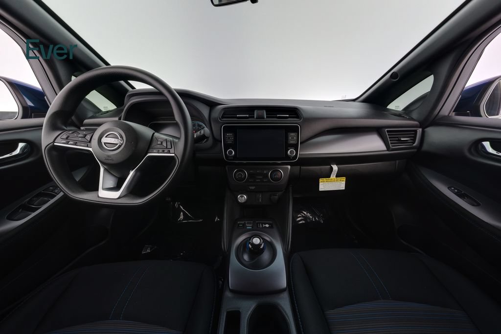Used 2025 Nissan Leaf S FWD image 26