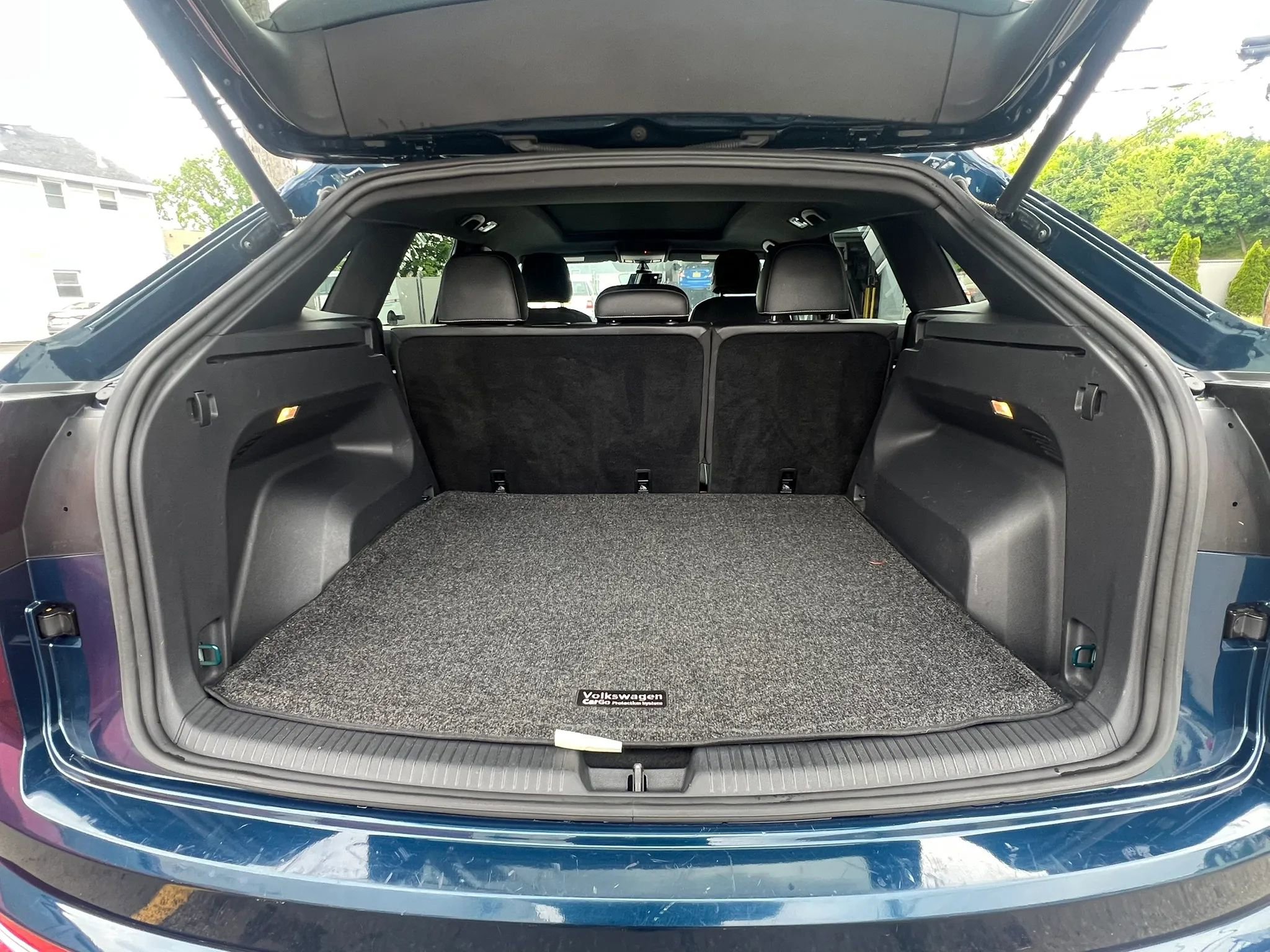 Used 2020 Volkswagen Atlas Cross Sport SE w/ Panoramic Sunroof Package AWD/4WD image 10