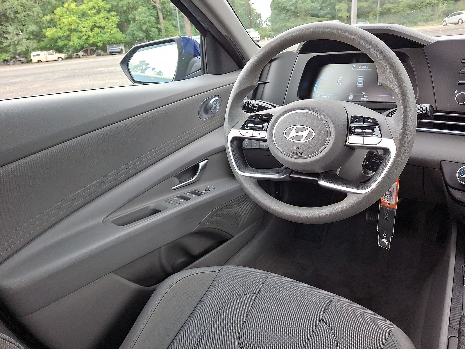 Certified 2025 Hyundai Elantra SE FWD image 15