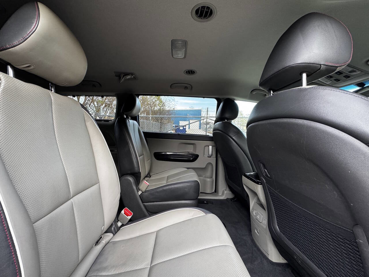 Used 2016 Kia Sedona SX image 14