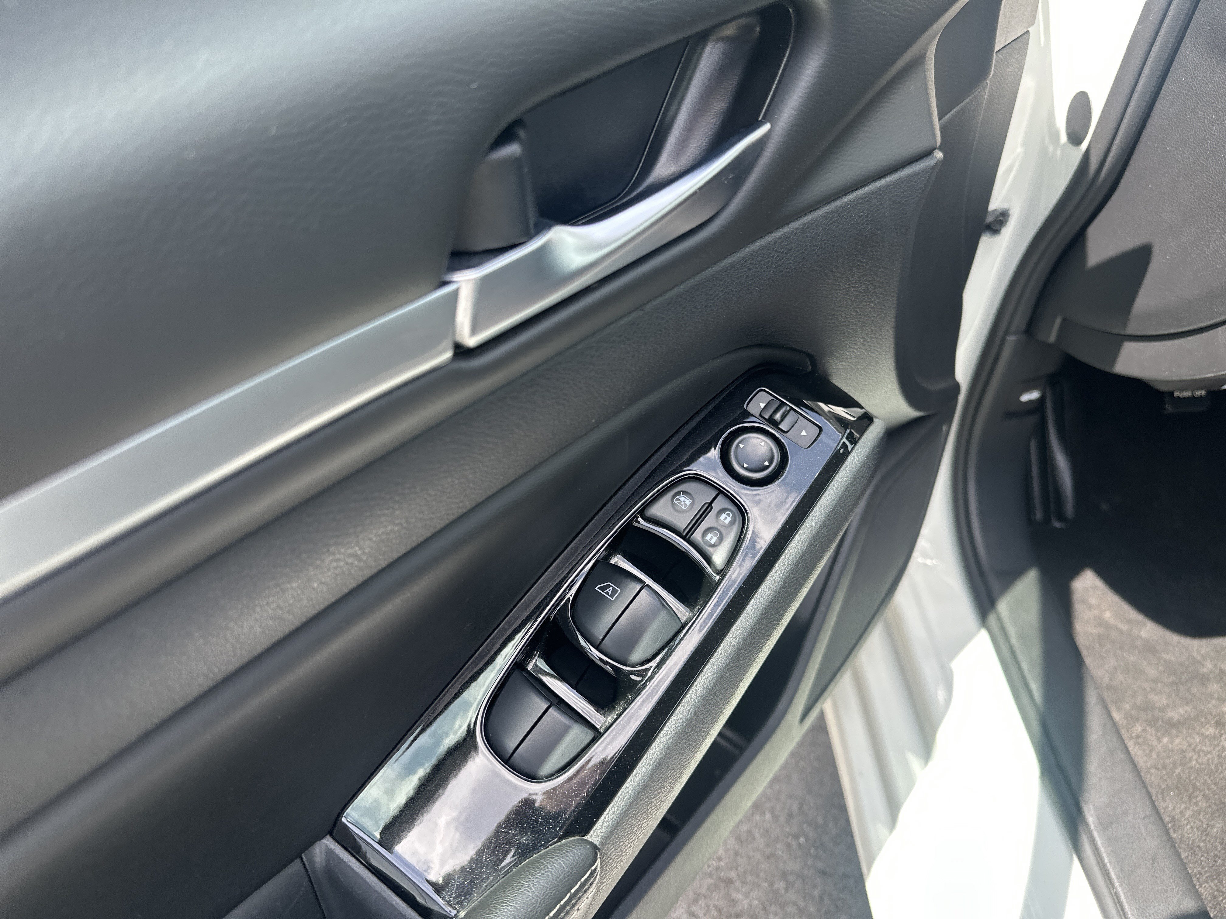 Used 2023 Nissan Altima 2.5 SV FWD image 13