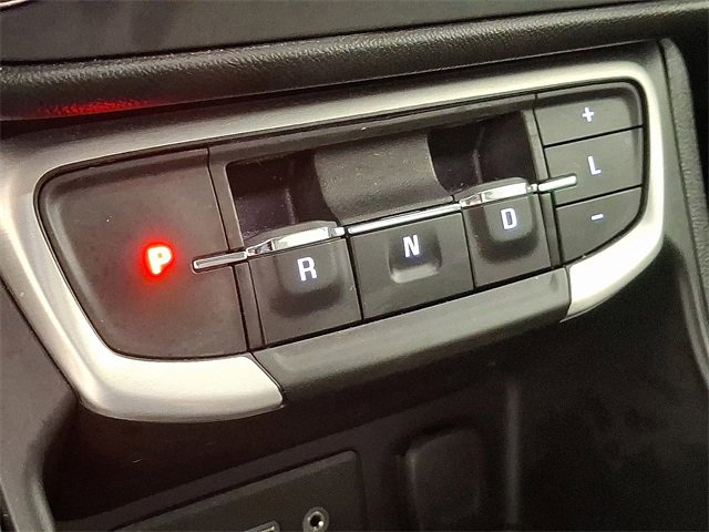 Used 2023 GMC Terrain SLE w/ Driver Convenience Package image 17