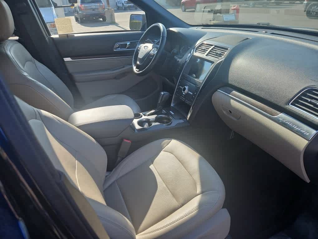 Used 2019 Ford Explorer Limited w/ Class III Trailer Tow Package FWD image 14
