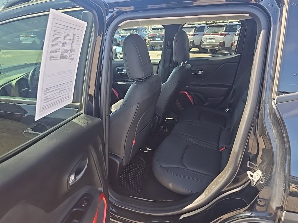 Used 2018 Jeep Renegade Trailhawk image 9