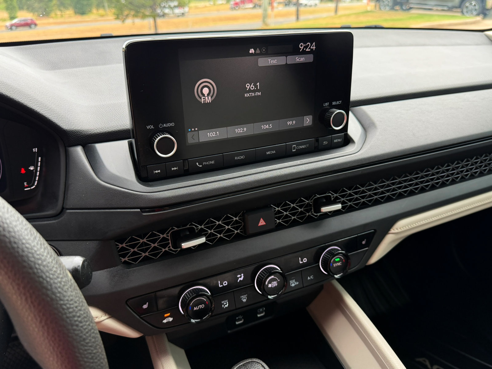Used 2023 Honda Accord EX image 15