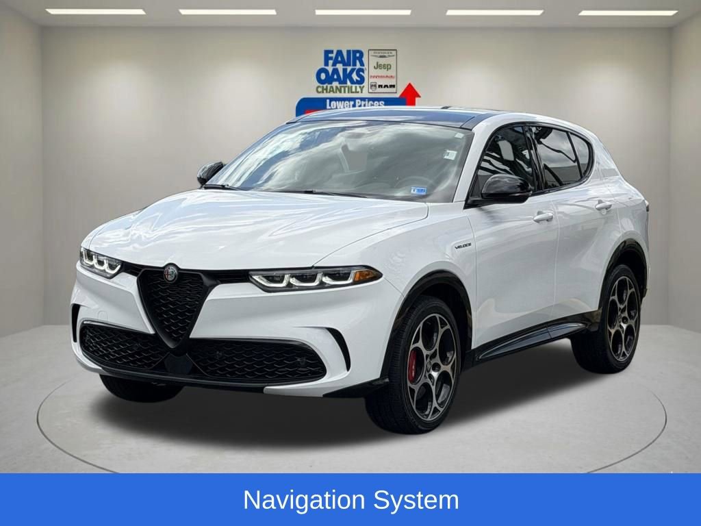 Used 2025 Alfa Romeo Tonale Veloce w/ Premium Package image 3