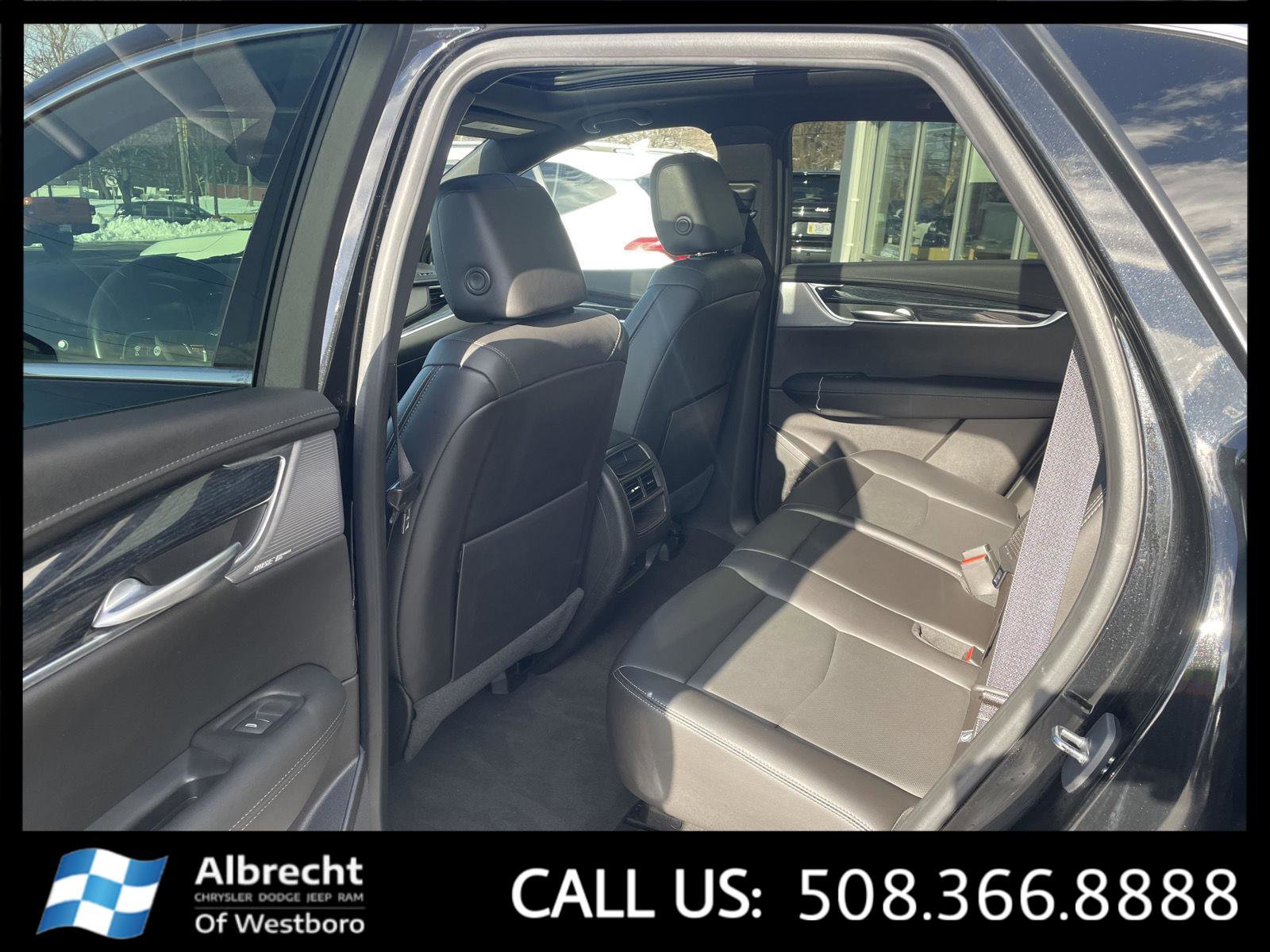 Used 2024 Cadillac XT5 Premium Luxury w/ Technology Package image 11