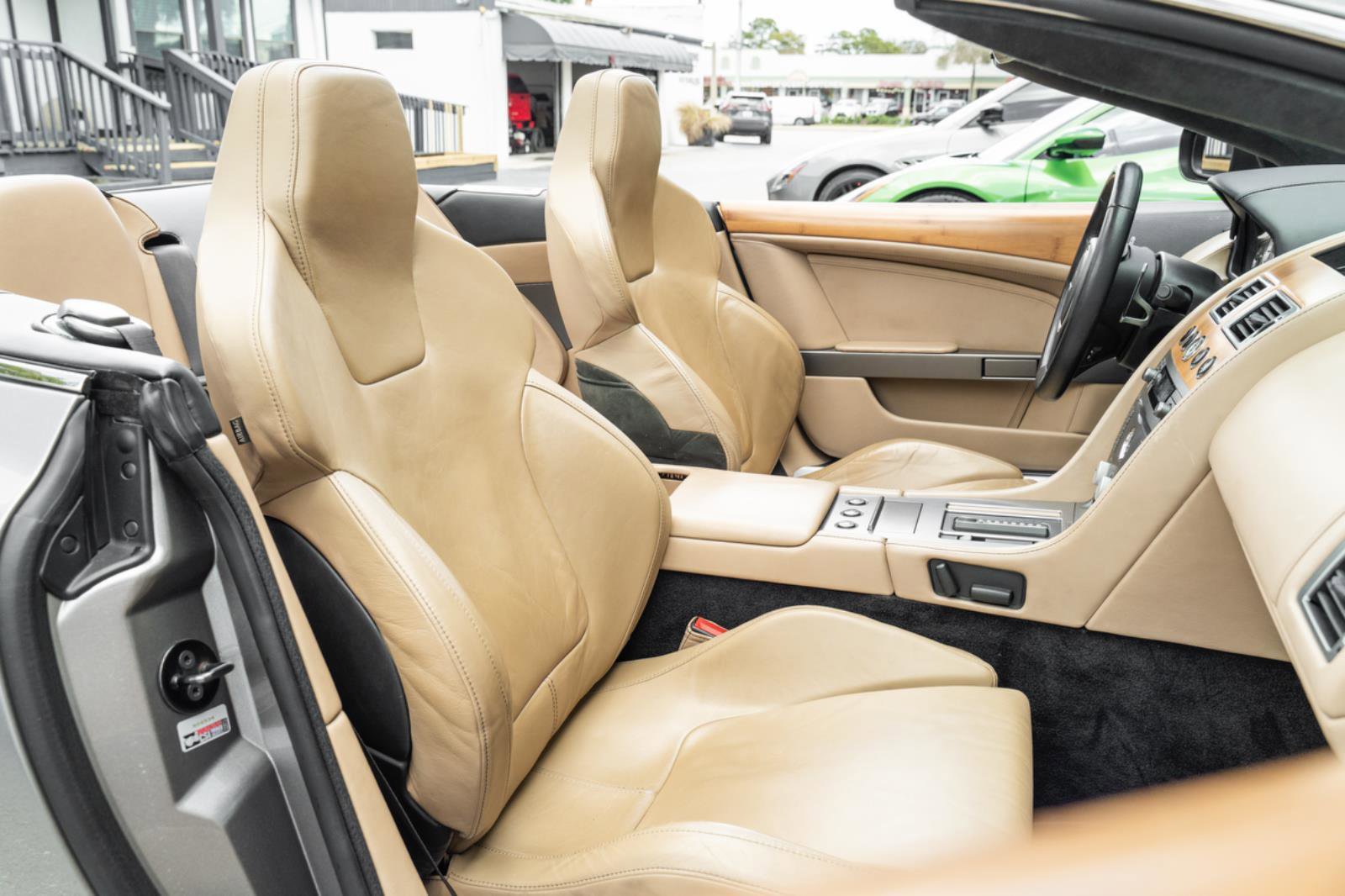 Used 2006 Aston Martin DB9 Volante image 32